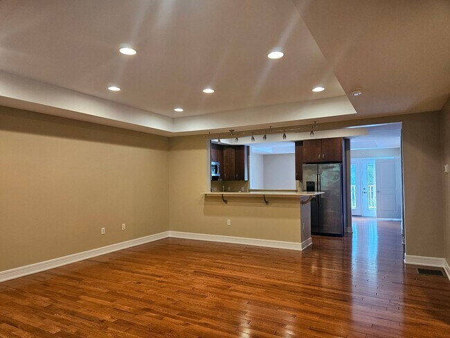 Foto del edificio - 680 Oakwood Ave