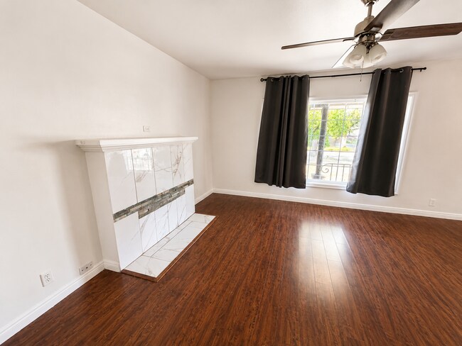 Building Photo - 540 El Camino Ave
