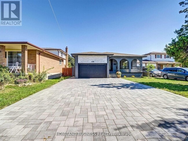 Building Photo - 470 Louis Dr