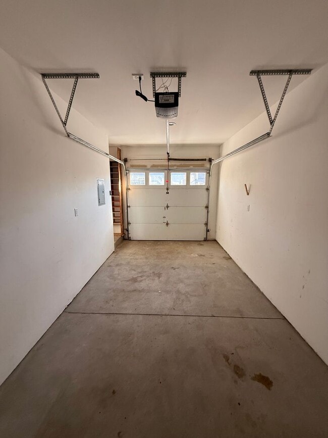 Foto del edificio - Spacious 3 Bedroom, 2 Bath Home with Garage & Fenced Yard!