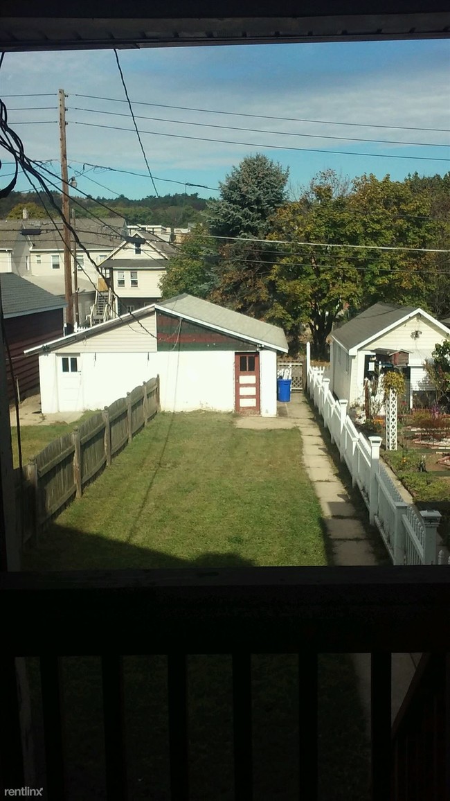 Foto del edificio - 223 1/2 Lehigh Ave