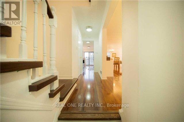 Building Photo - 1261 Valerie Crescent