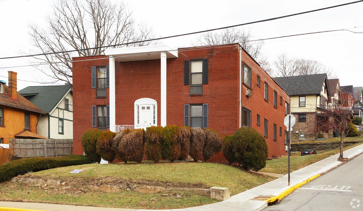 Primary Photo - 309 Edgewood Ave