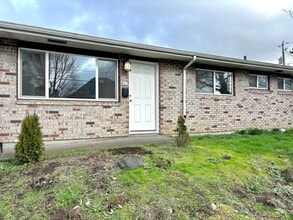 Building Photo - 909-911-911 N Blandena St