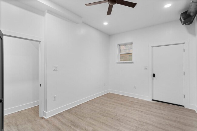 Bedroom - 2035 Forbes Ave