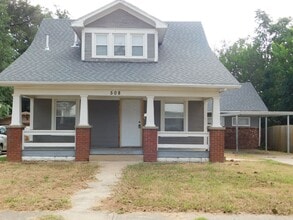 Building Photo - 508 N Atchison St