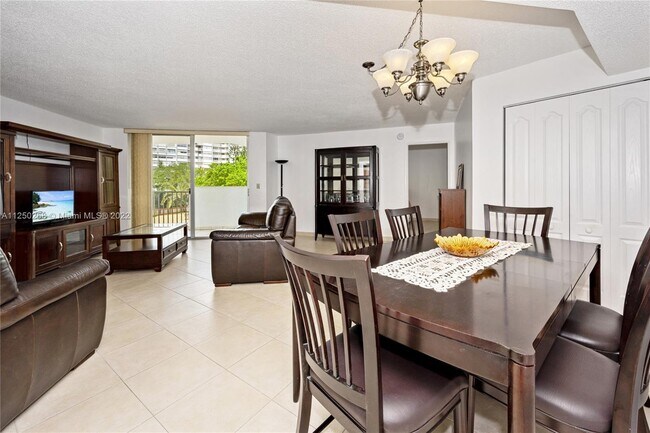 Foto del edificio - 1300 NE Miami Gardens Dr
