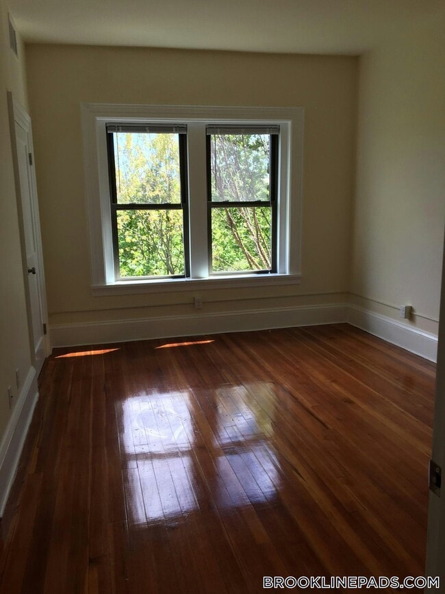Foto del edificio - 1463 Beacon St