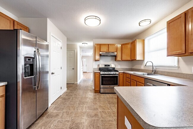 Building Photo - 22 Montcalm St