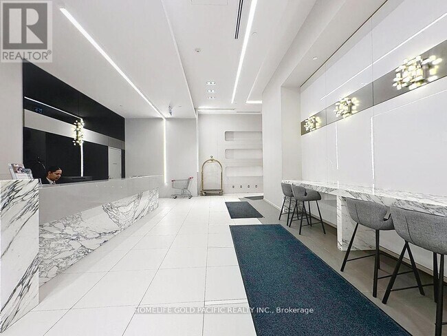 Photo du bâtiment - 1603 Eglinton Ave W