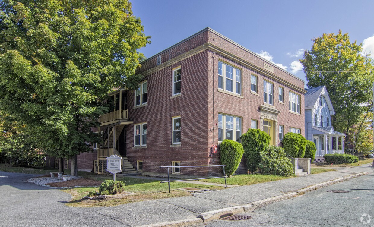 21 Sanborn St, Reading, MA 01867 Apartments in Reading, MA