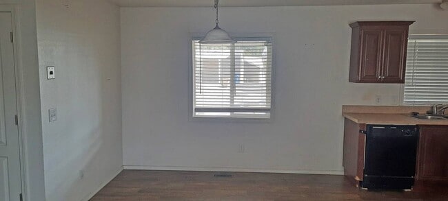 Building Photo - 386 Petrol Rd