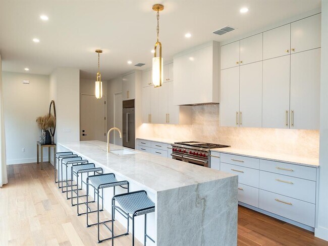 Foto del edificio - 805 W Live Oak St