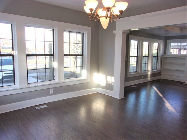 Building Photo - 3 BED 1 BATH MILITARY PARK ADDITION NW OKC