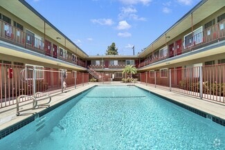 Building Photo - Twin Palms