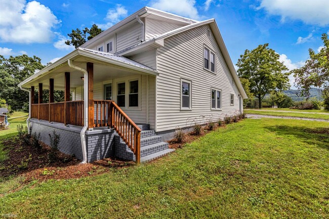Building Photo - 4 br, 3 bath House - 122 Avery Creek Road