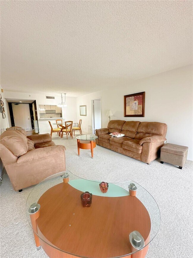 Foto del edificio - 240 Lakeview Dr