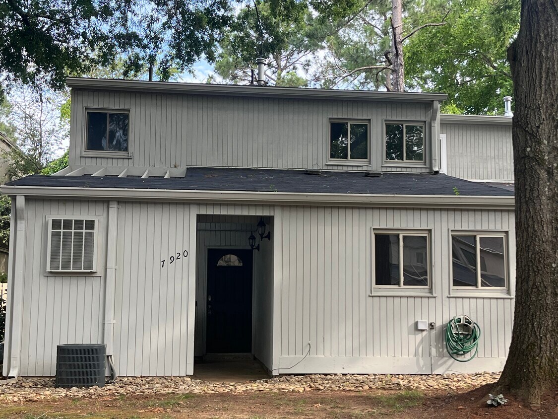 Foto principal - 7920 Horse Chestnut Ln