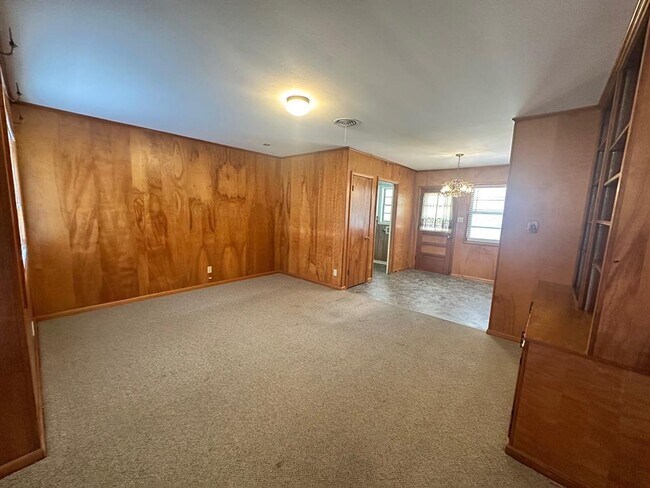 Foto del edificio - 1575 Longfellow Dr