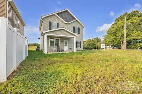 Foto del edificio - 2510 Snow Creek Rd NE