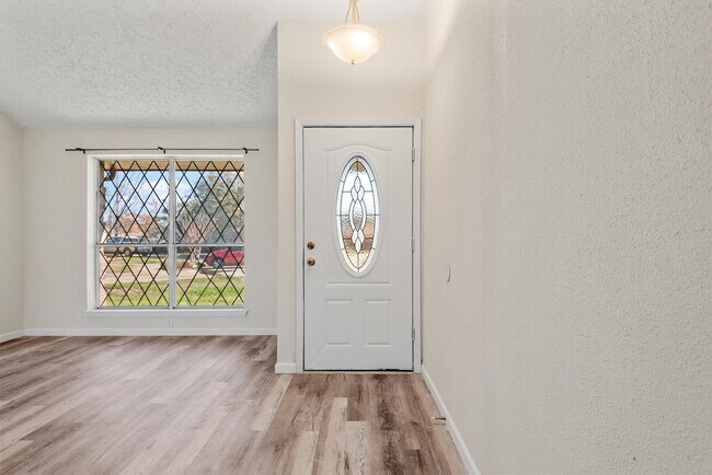 Foto del edificio - 3706 Westmeadow Dr