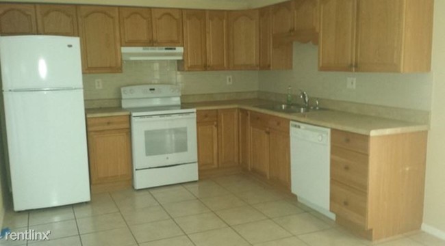 Building Photo - 3 br, 1.5 bath House - 3302 Hoover Drive