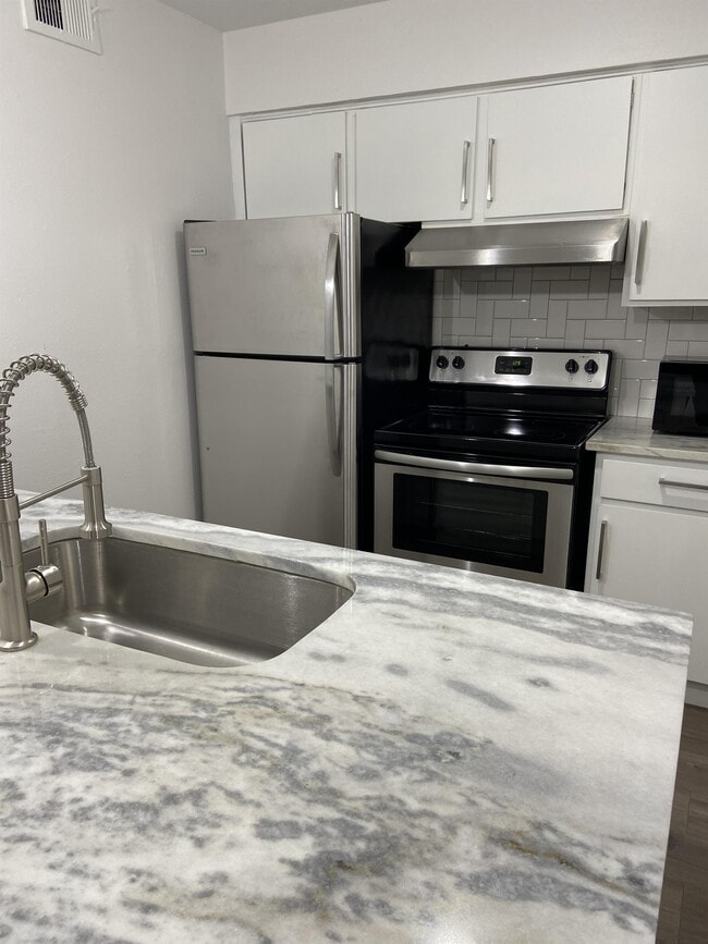 Photo - 5003 Skillman St Townhome