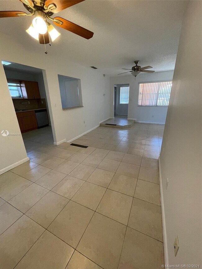 Building Photo - 2521 SW 58th Manor