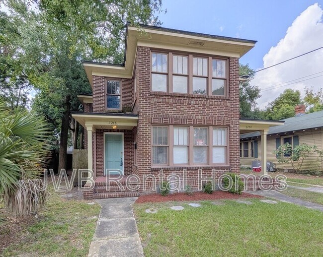 Foto del edificio - 2248 Dellwood Ave