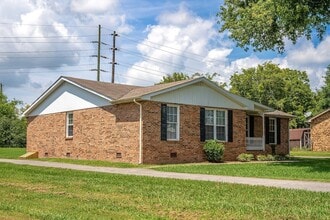 Building Photo - 1190 Meadowview Dr