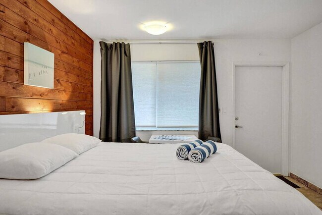 Foto del edificio - 3215 NE 7th St