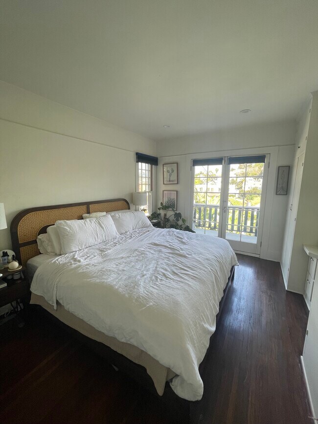 Master bedroom - 786 E Kensington Rd