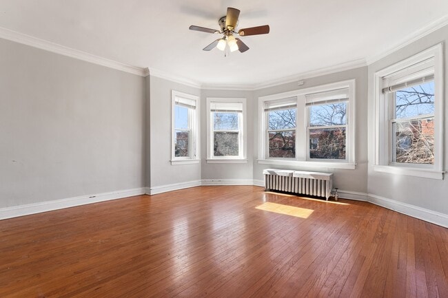 Foto del edificio - 7819 S Cornell Ave