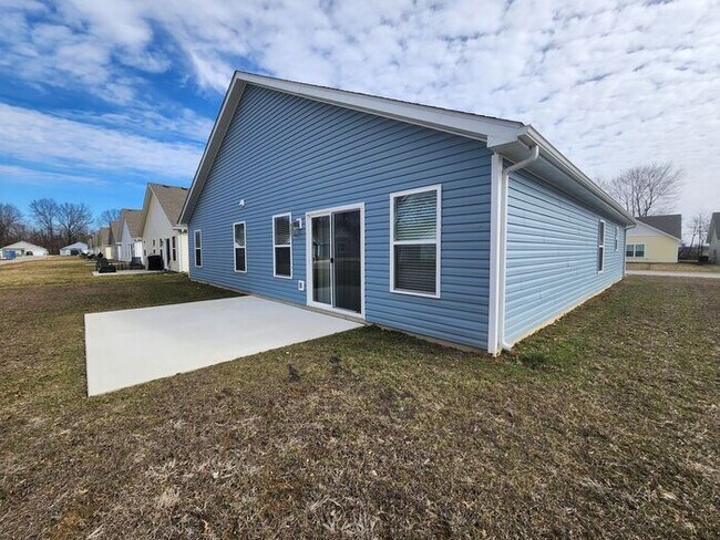 Foto del edificio - Experience modern living in this beautifully designed 4-bedroom, 2 full-bath home located East of...