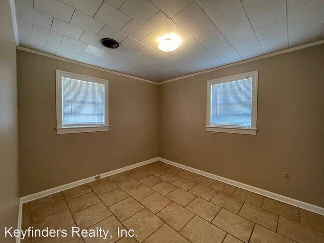 Building Photo - 2 br, 1 bath House - 610 Avenue G