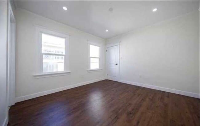 Building Photo - 4279 Walton Ave