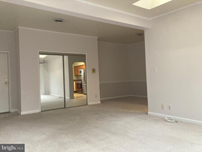 Foto del edificio - 2802 Dartmouth Rd