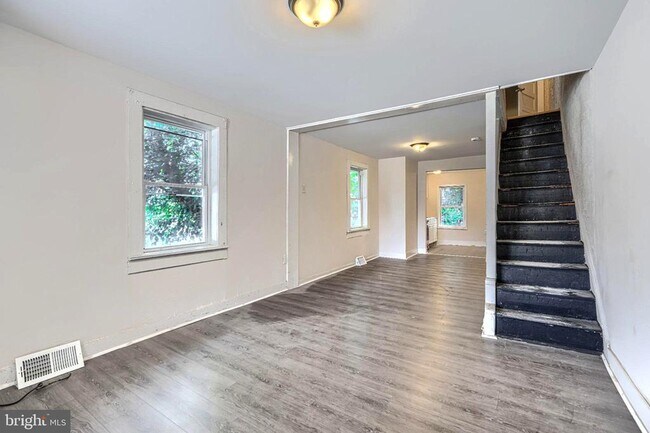 Foto del edificio - 7621 Cypress Ave