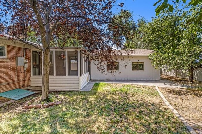 Building Photo - Charming 3-Bedroom Home Near CMU with Bonus Room
