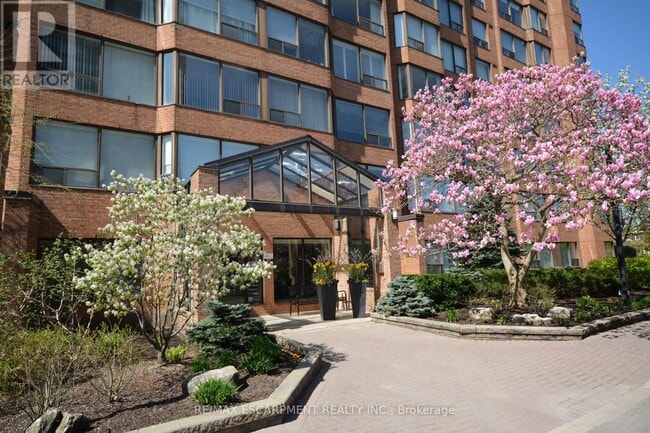 Photo du bâtiment - 103-1270 MAPLE CROSSING Blvd