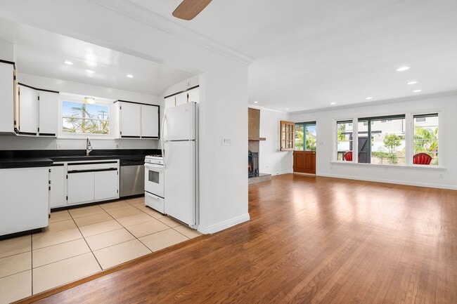Building Photo - Charming 3-Bedroom in Desirable Eastside C...