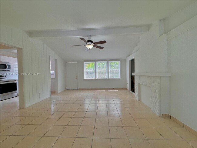 Building Photo - 211 NW 43rd Ave