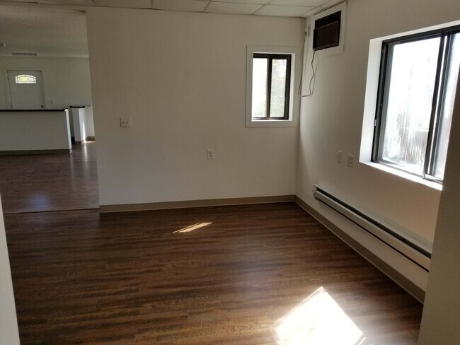 Building Photo - 412 Highland Ave