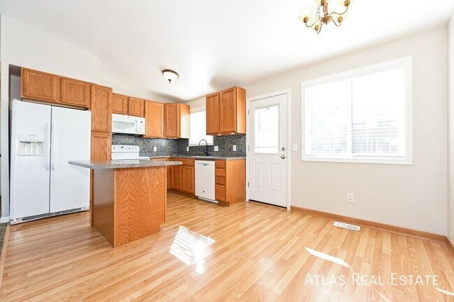 Foto del edificio - Coming SOON !!! Cozy 3-Bedroom Home in Sou...