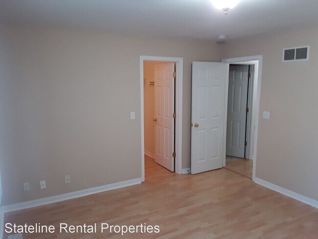 Foto del edificio - 2 br, 1 bath House - 723 Hawthorne Lane