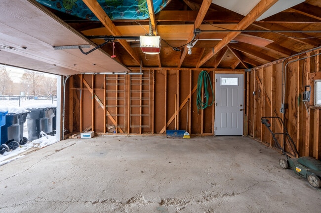 Building Photo - 3541 N Whipple St