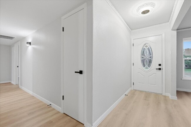 Building Photo - 5719 Enchanted Ln