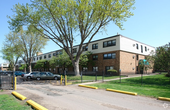 Building - Ridgebrook Apartments
