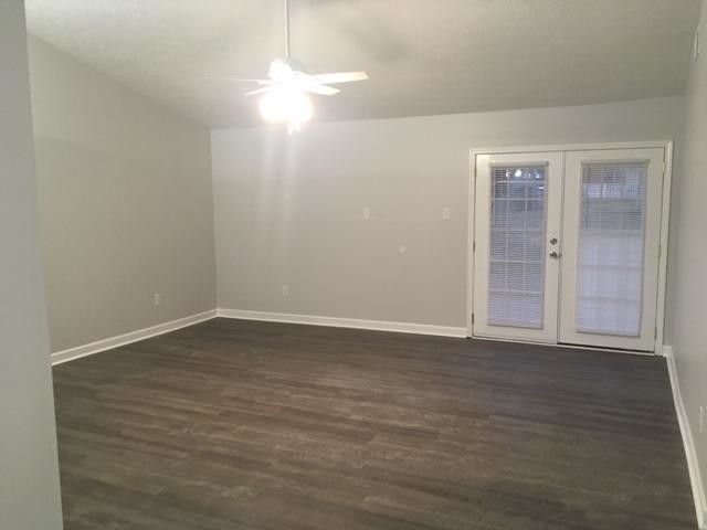 Building Photo - 1501 Meadowview Dr