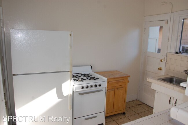Foto del edificio - 2 br, 1.5 bath House - 211 W. Micheltorena